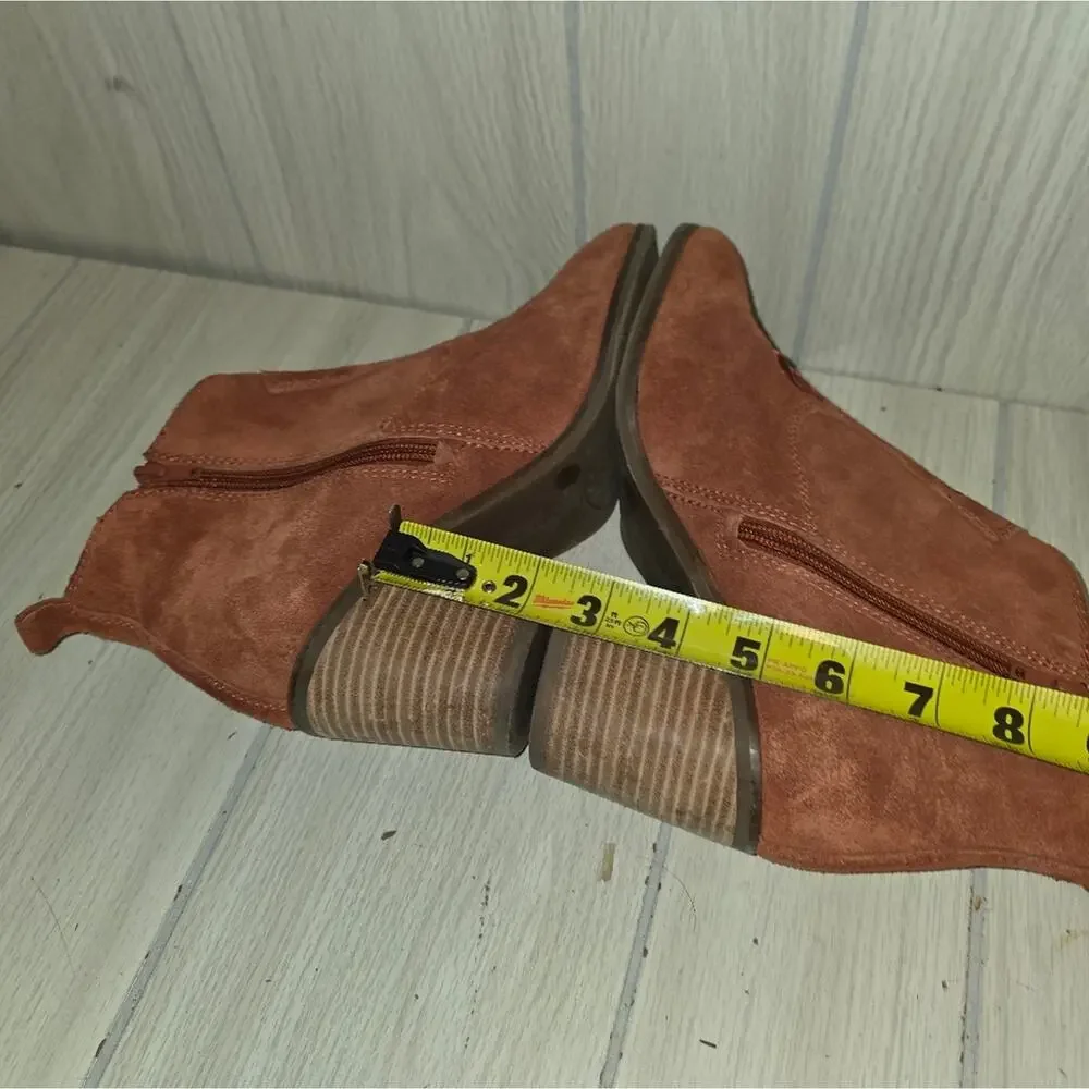 Lucky Brand Womens Floral Embroidered Suede Leather Boots Sz 8 Stacked Heel Rust